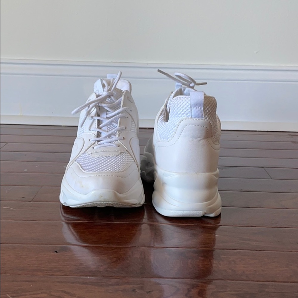 STEVE MADDEN CHUNKY SNEAKER